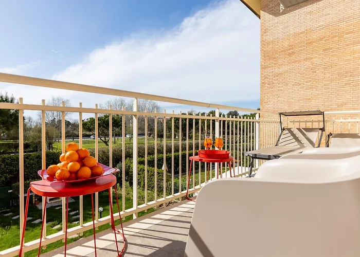 Guesthost - Elegant Seaside With Pool And Parking Lejlighed
