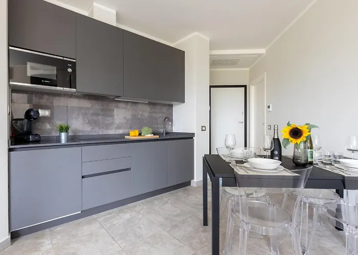 Guesthost - Elegant Seaside With Pool And Parking Lejlighed Calambrone