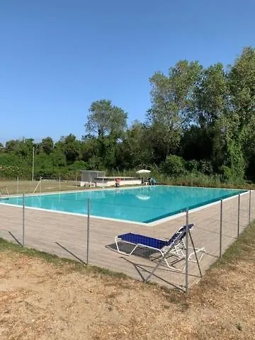 Guesthost - Elegant Seaside With Pool And Parking