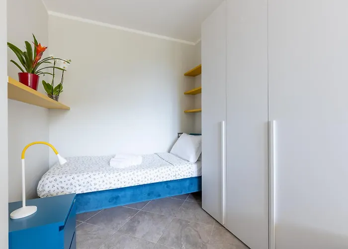 Guesthost - Elegant Seaside With Pool And Parking Lejlighed