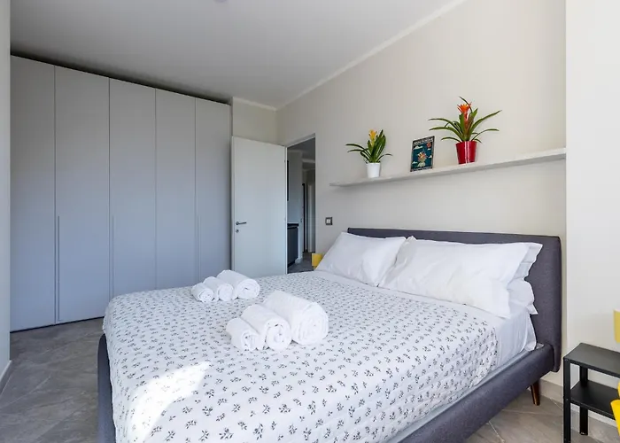 Guesthost - Elegant Seaside With Pool And Parking Lejlighed *